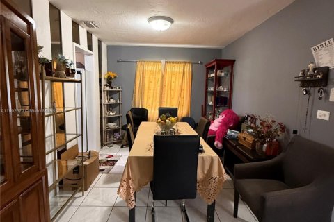 Villa ou maison à vendre à Miami Gardens, Floride: 3 chambres, 126.72 m2 № 1956032 - photo 3