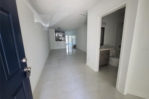 Adosado en alquiler en Riverview, Florida, 3 dormitorios, 131.18 m2 № 1903351 - foto 2