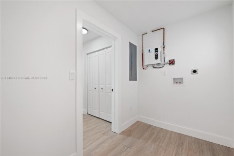 Купить виллу или дом в Хомстед, Флорида 3 спальни, 157.28м2, № 1850342 - фото 23