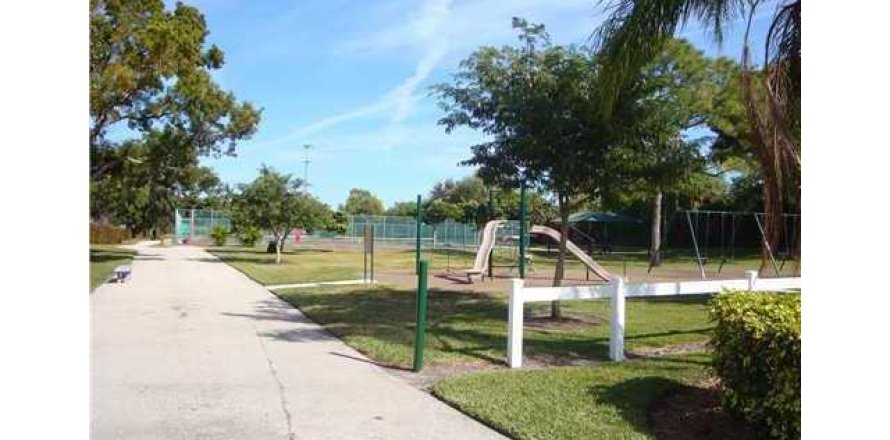 Condo in Deerfield Beach, Florida, 2 bedrooms  № 869801