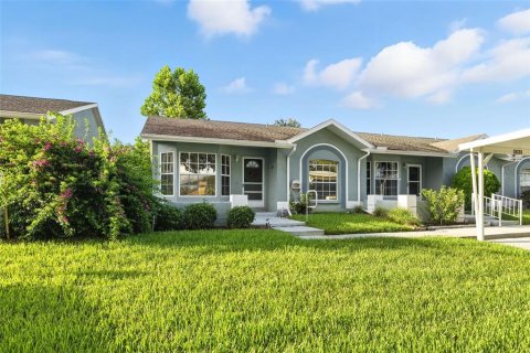 Casa en venta en Zephyrhills, Florida, 2 dormitorios, 110.65 m2 № 1856041 - foto 1