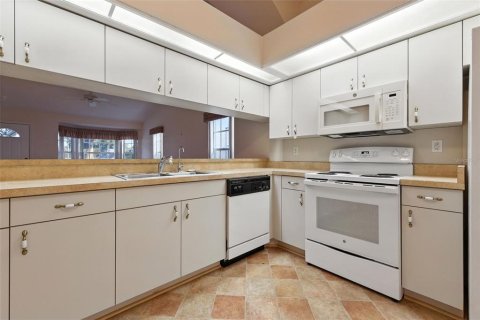 Casa en venta en Zephyrhills, Florida, 2 dormitorios, 110.65 m2 № 1856041 - foto 11