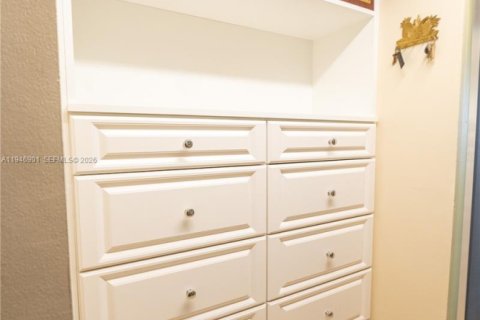 Condo in Jupiter, Florida, 2 bedrooms  № 2003075 - photo 8