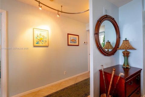 Condo in Jupiter, Florida, 2 bedrooms  № 2003075 - photo 24