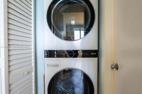 Condo in Jupiter, Florida, 2 bedrooms  № 2003075 - photo 20