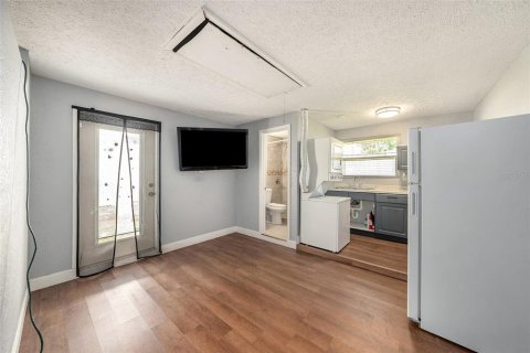 House in Brooksville, Florida 2 bedrooms, 109.25 sq.m. № 1839935 - photo 6
