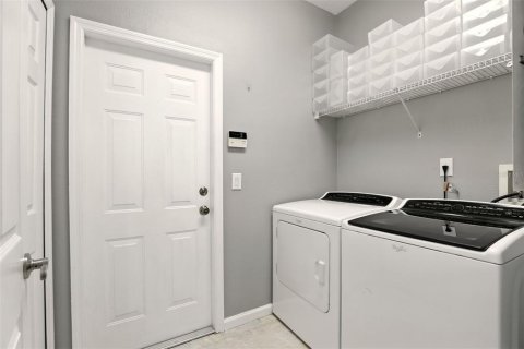 House in Oviedo, Florida 5 bedrooms, 223.89 sq.m. № 1851798 - photo 27