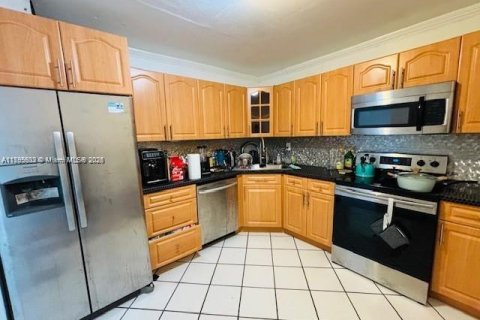 Condo in Aventura, Florida, 1 bedroom  № 1697698 - photo 3
