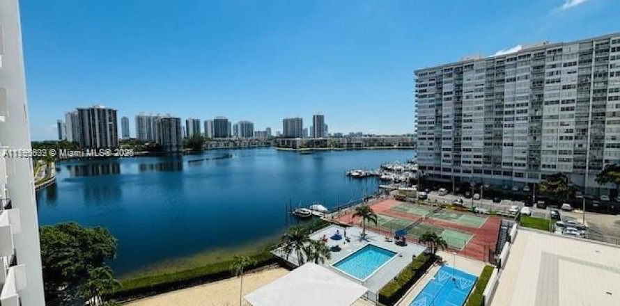 Condo in Aventura, Florida, 1 bedroom № 1697698