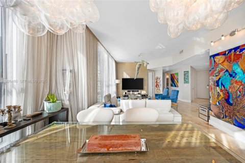 Condominio en venta en Miami, Florida, 3 dormitorios, 180.23 m2 № 1991517 - foto 14