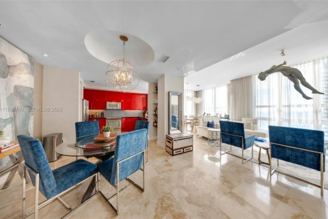 Condominio en venta en Miami, Florida, 3 dormitorios, 180.23 m2 № 1991517 - foto 10
