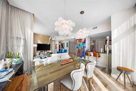 Condominio en venta en Miami, Florida, 3 dormitorios, 180.23 m2 № 1991517 - foto 17