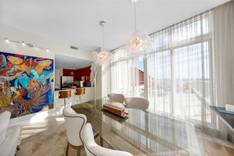 Condominio en venta en Miami, Florida, 3 dormitorios, 180.23 m2 № 1991517 - foto 19