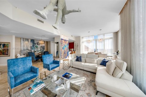 Condominio en venta en Miami, Florida, 3 dormitorios, 180.23 m2 № 1991517 - foto 18