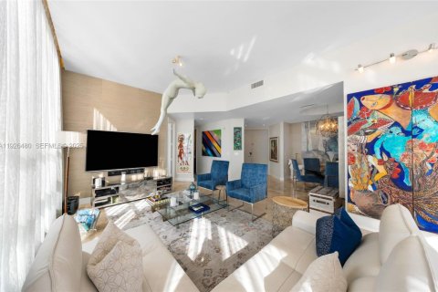 Condominio en venta en Miami, Florida, 3 dormitorios, 180.23 m2 № 1991517 - foto 20