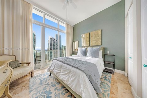 Condominio en venta en Miami, Florida, 3 dormitorios, 180.23 m2 № 1991517 - foto 21