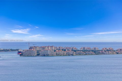 Condominio en venta en Miami, Florida, 3 dormitorios, 180.23 m2 № 1991517 - foto 4