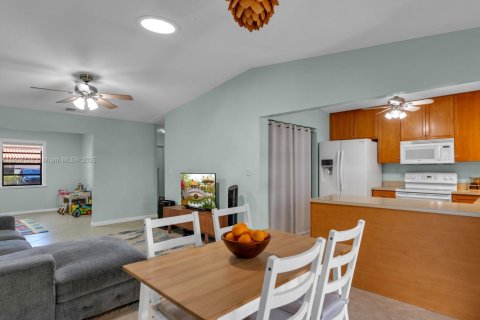 Touwnhouse à vendre à Cooper City, Floride: 2 chambres, 110.37 m2 № 1965082 - photo 3