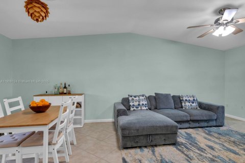 Touwnhouse à vendre à Cooper City, Floride: 2 chambres, 110.37 m2 № 1965082 - photo 12