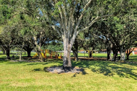 Touwnhouse à vendre à Cooper City, Floride: 2 chambres, 110.37 m2 № 1965082 - photo 8