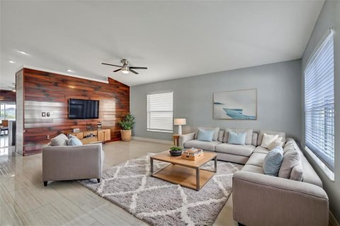 Villa ou maison à vendre à Gibsonton, Floride: 4 chambres, 185.34 m2 № 2149359 - photo 3