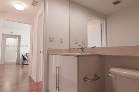 Condo in Miami, Florida, 2 bedrooms № 2145902 - photo 9