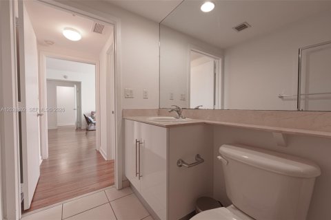 Condo in Miami, Florida, 2 bedrooms № 2145902 - photo 10
