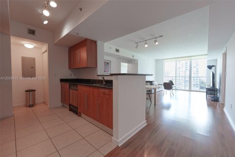 Condo in Miami, Florida, 2 bedrooms № 2145902 - photo 24