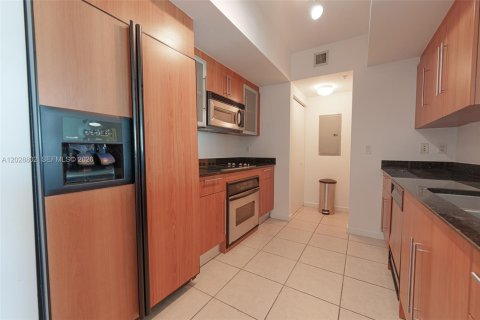 Condo in Miami, Florida, 2 bedrooms № 2145902 - photo 22