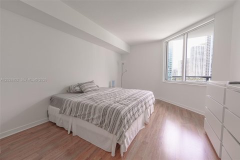 Condo in Miami, Florida, 2 bedrooms № 2145902 - photo 16