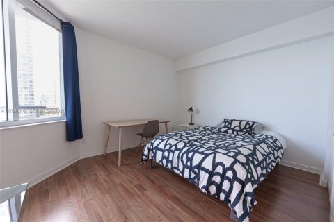 Condo in Miami, Florida, 2 bedrooms № 2145902 - photo 8