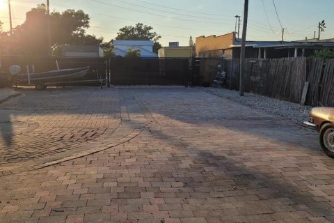 Commercial property in Saint Petersburg, Florida 175.12 sq.m. № 2143790 - photo 6