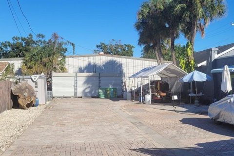 Commercial property in Saint Petersburg, Florida 175.12 sq.m. № 2143790 - photo 4