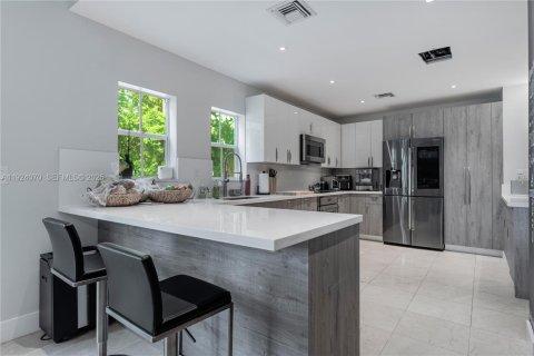 Adosado en alquiler en Aventura, Florida, 4 dormitorios, 234.11 m2 № 2054157 - foto 10