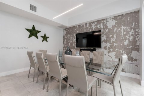 Adosado en alquiler en Aventura, Florida, 4 dormitorios, 234.11 m2 № 2054157 - foto 5