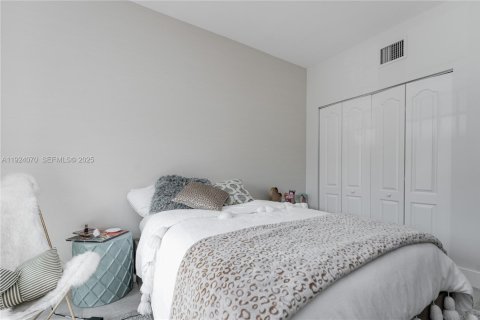 Adosado en alquiler en Aventura, Florida, 4 dormitorios, 234.11 m2 № 2054157 - foto 16