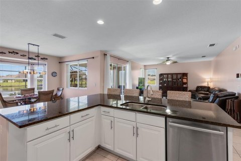 House in Kissimmee, Florida 3 bedrooms, 231.7 sq.m. № 1826486 - photo 8