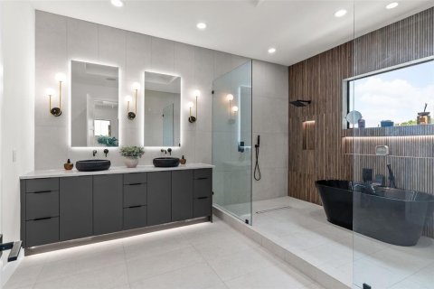 Villa ou maison à vendre à Tampa, Floride: 5 chambres, 327.76 m2 № 2284071 - photo 28
