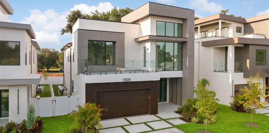 Villa ou maison à Tampa, Floride 5 chambres, 327.76 m2 № 2284071