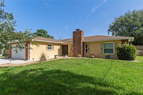 Villa ou maison à Spring Hill, Floride 3 chambres, 118.91 m2 № 2314447