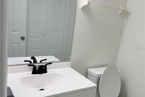 Снять в аренду таунхаус в Орландо, Флорида 3 спальни, 121.42м2, № 2150838 - фото 7