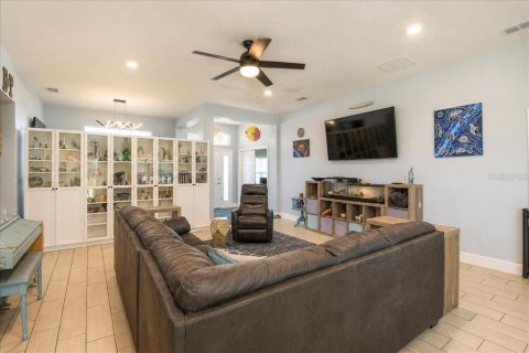 House in Dunnellon, Florida 4 bedrooms, 211.72 sq.m. № 2277938 - photo 25