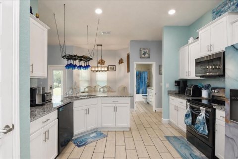 House in Dunnellon, Florida 4 bedrooms, 211.72 sq.m. № 2277938 - photo 30