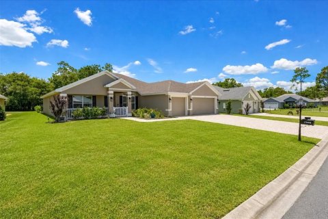 House in Dunnellon, Florida 4 bedrooms, 211.72 sq.m. № 2277938 - photo 3