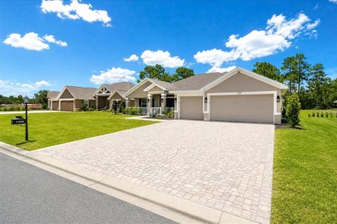 House in Dunnellon, Florida 4 bedrooms, 211.72 sq.m. № 2277938 - photo 2