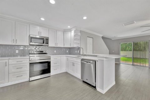 Townhouse in Valrico, Florida 3 bedrooms, 146.14 sq.m. № 1880747 - photo 16