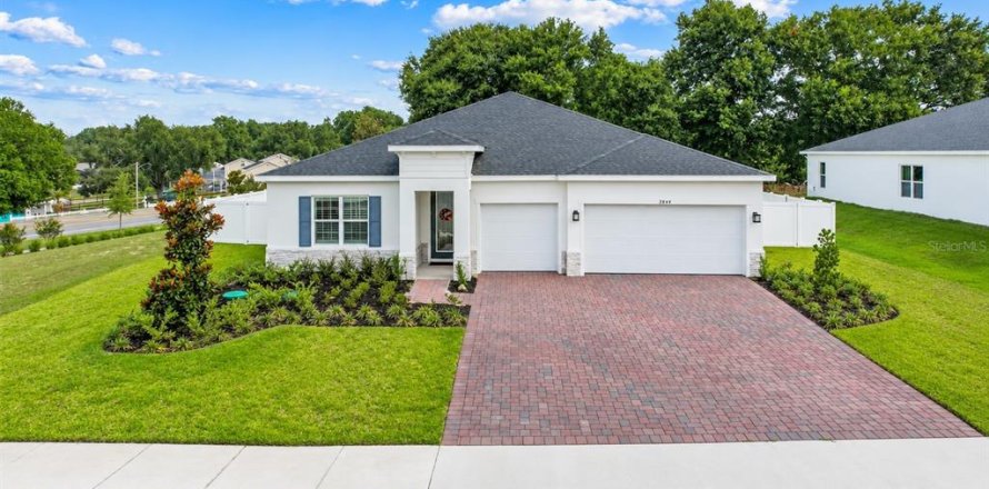 Villa ou maison à Clermont, Floride 4 chambres, 236.9 m2 № 2433124