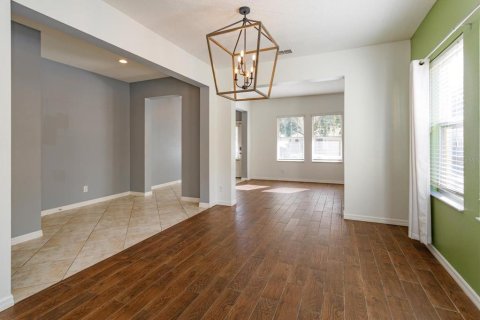 Casa en venta en Davenport, Florida, 5 dormitorios, 300.54 m2 № 2420542 - foto 3