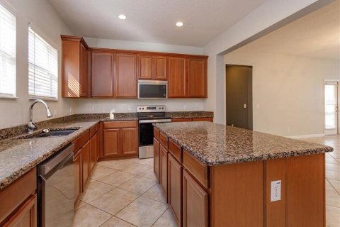 Casa en venta en Davenport, Florida, 5 dormitorios, 300.54 m2 № 2420542 - foto 7