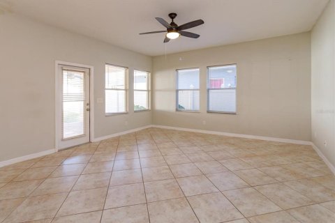 Casa en venta en Davenport, Florida, 5 dormitorios, 300.54 m2 № 2420542 - foto 11